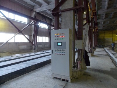 Шкаф управления в цехе по производству железобетонных изделий